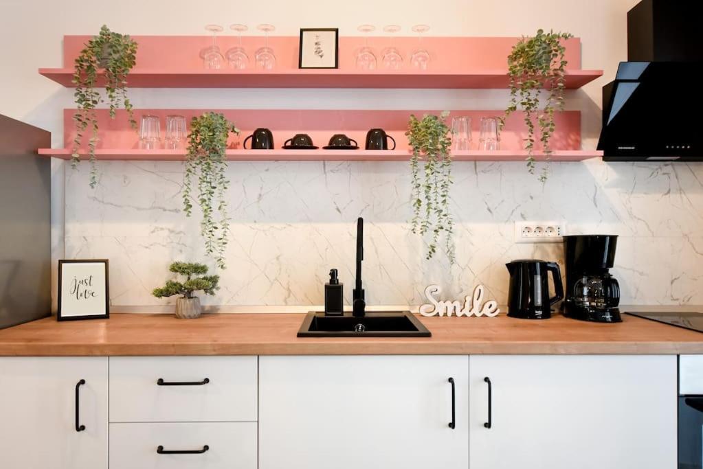 Appartement Pink Cloud à Bucarest Extérieur photo