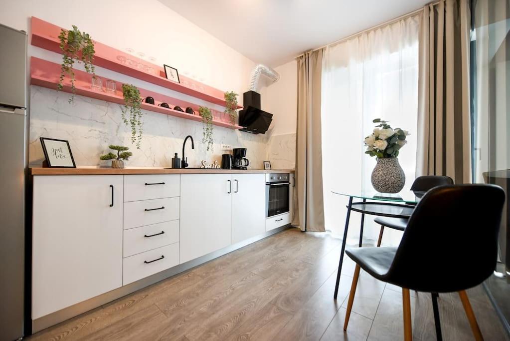 Appartement Pink Cloud à Bucarest Extérieur photo