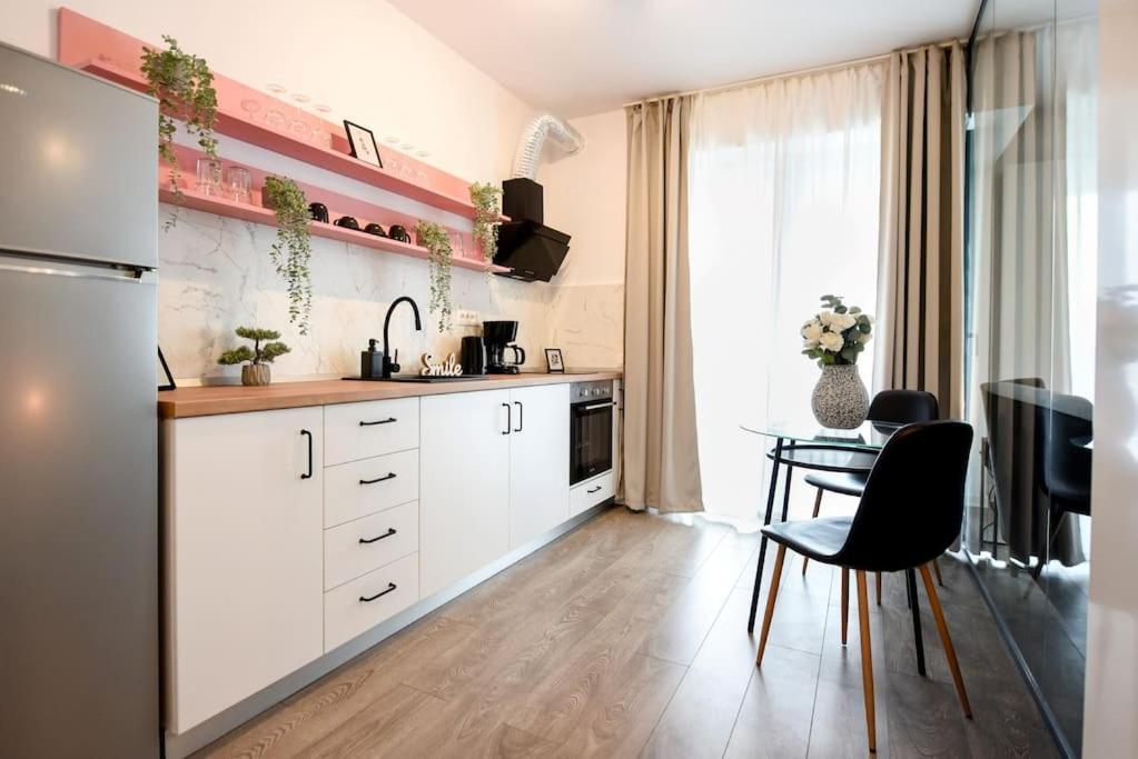 Appartement Pink Cloud à Bucarest Extérieur photo